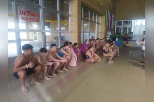 Plavecký výcvik šiestakov