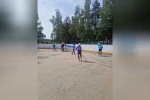 Striebro v hokejbale!